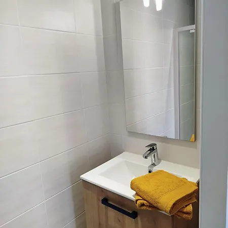 Pensjonat Chambre 3 Sur 4 Avec Sdb Privee Dans Logement Partage *